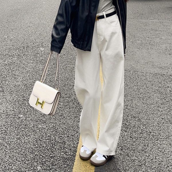White high waisted jeans for petite women in the Spring and Autumn 2025 collection, slim and loose fit, straight leg wide leg pants