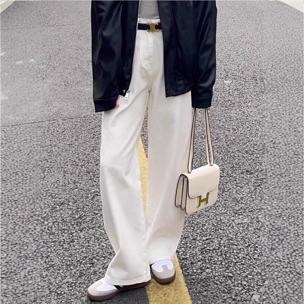 White high waisted jeans for petite women in the Spring and Autumn 2025 collection, slim and loose fit, straight leg wide leg pants