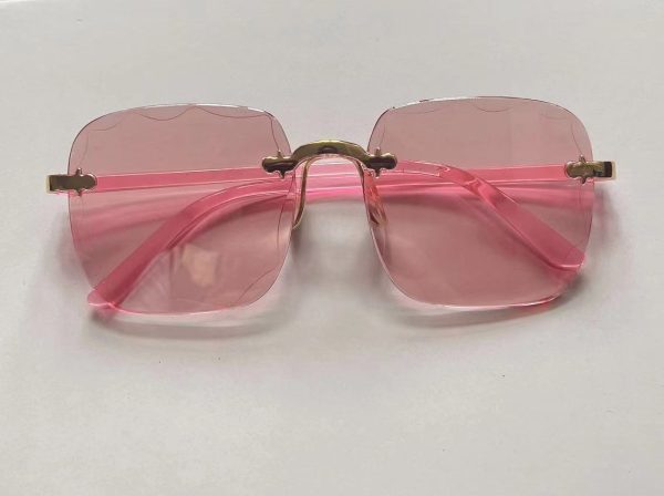 O1CN01Q0oAvm1mCUgz0pgEe_2212555564918-0-cib Trendy square sunglasses with large frames, frameless sunglasses with cut edges