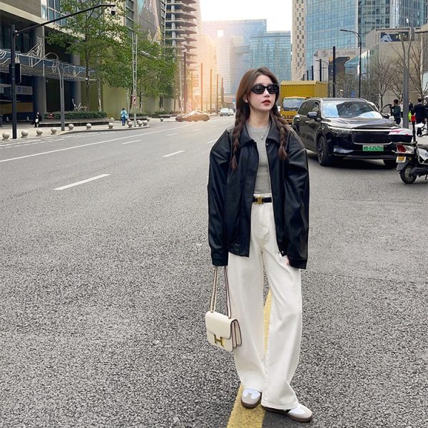 White high waisted jeans for petite women in the Spring and Autumn 2025 collection, slim and loose fit, straight leg wide leg pants